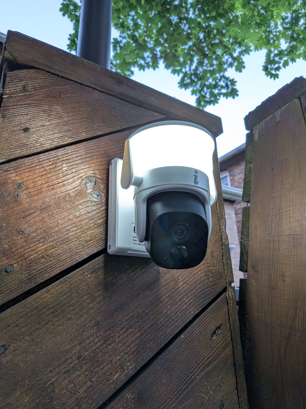 Outdoor Security Camera & Light